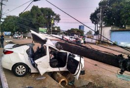 Jovem filma velocímetro, perde o controle do veículo e morre após colidir contra poste