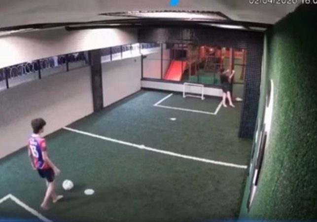 Amigo herói salva adolescente vítima de descarga elétrica em condomínio de Maceió