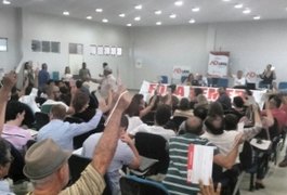 Professores da Ufal entram em greve após assembleia