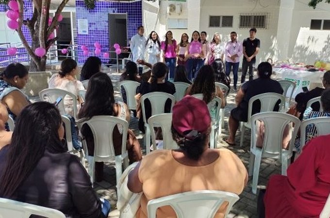 Unidade de Pré-Natal de Alto Risco promove ação para gestantes e acompanhantes no Outubro Rosa
