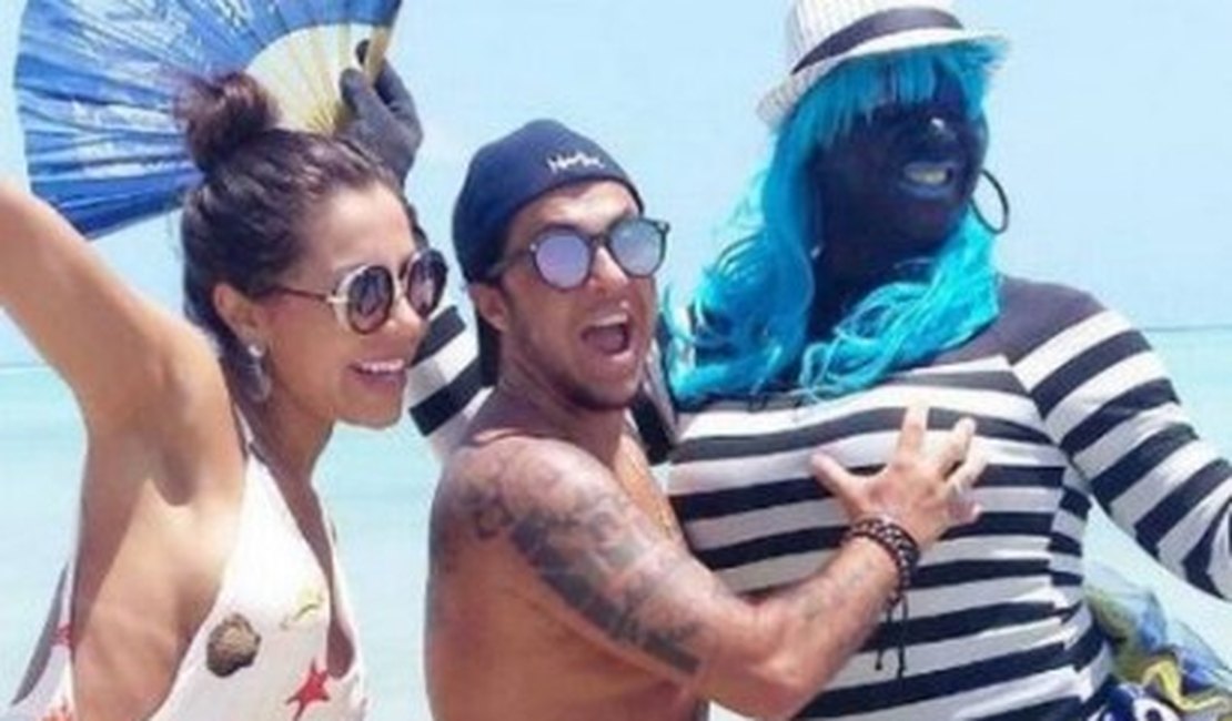 Juntos novamente, Thammy Miranda e Andressa Ferreira curtem praia em Maragogi