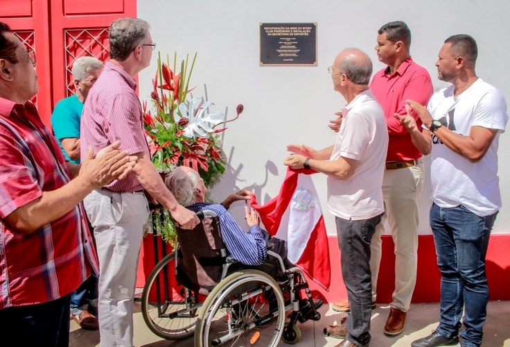 Prefeito Ronaldo Lopes inaugura sede da Secretaria de Esportes e recupera patrimônio do Sport Club Penedense