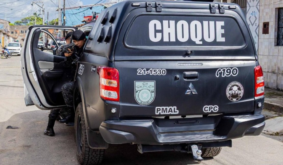 Homem é preso suspeito de roubar celular de gestante dentro de ônibus em Maceió