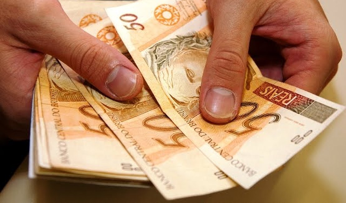 Governo propõe salário mínimo de R$ 979 para 2018