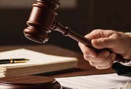 Leilão da Receita tem iPhone 17 por R$ 4.600 e guitarra Fender por R$ 500