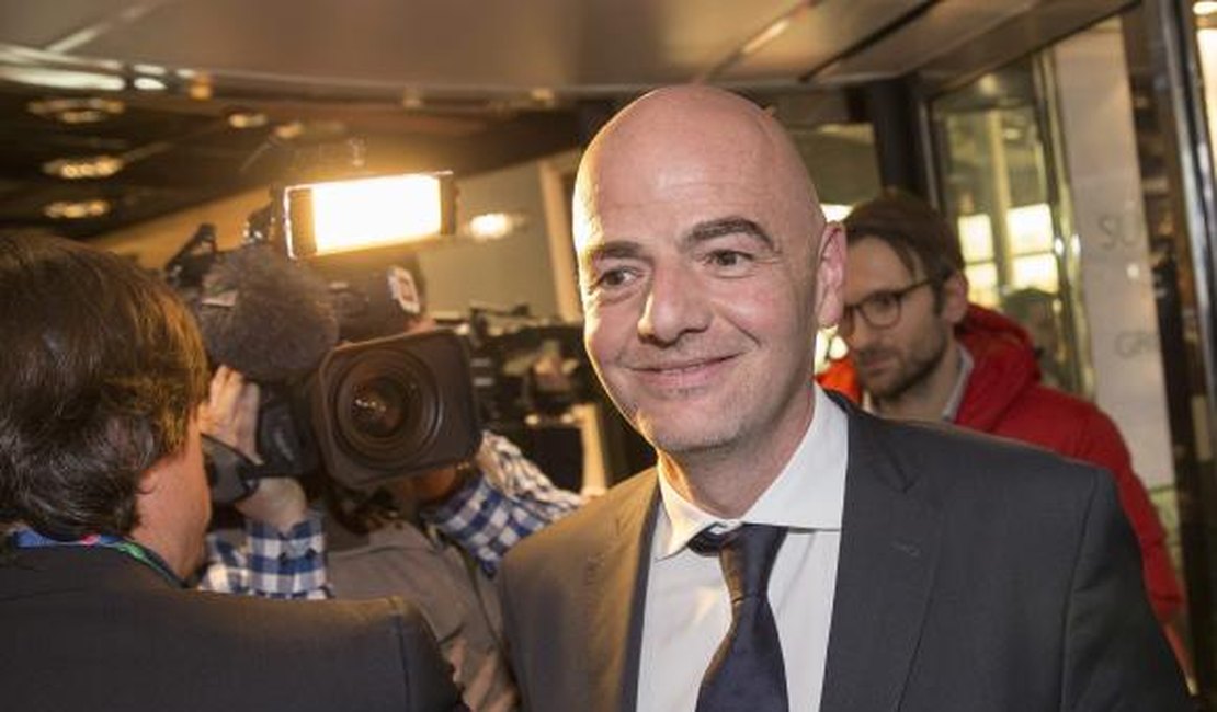 Ex-secretário-geral da Uefa, Gianni Infantino é eleito presidente da Fifa