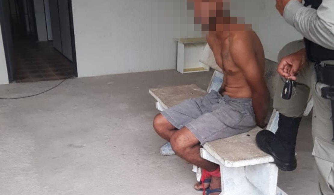 Homem pula cerca elétrica para furtar botijão de gás e é capturado por populares em Arapiraca