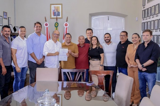 Prefeitura de Penedo autoriza pavimentação de novas ruas e amplia avanços em infraestrutura urbana