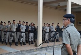 PM embarca tropa que fará o reforço do policiamento do carnaval no interior