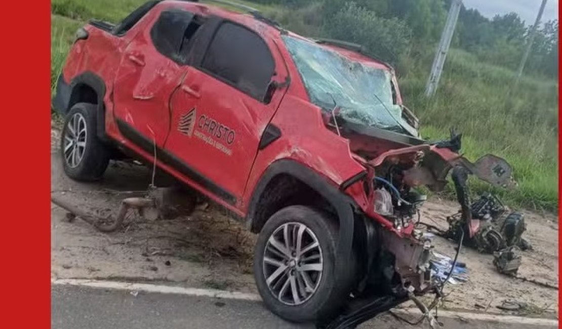 Batida entre quatro veículos deixa quatro mortos e sete feridos no sul da Bahia