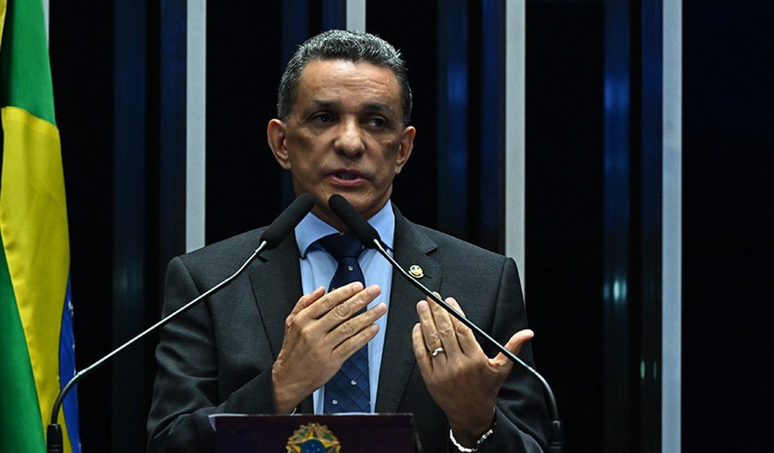 Mecias defende anistia e pede prisão domiciliar para Bolsonaro