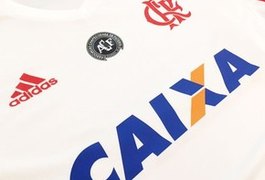 Conselheiro do Fla contesta inclusão de escudo da Chape em uniforme