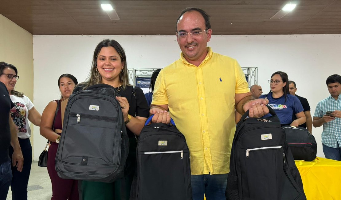 Vídeo. Prefeitura de Junqueiro realiza entrega de fardamento e kit escolar a alunos da rede municipal de ensino