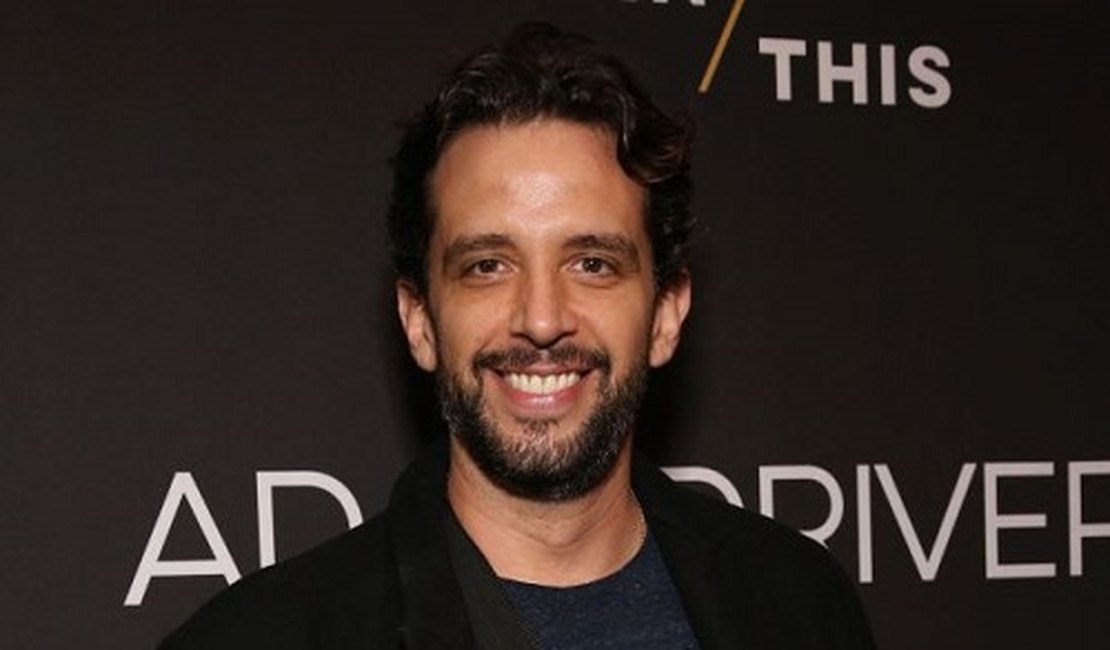 Ator tem perna amputada depois de complicações por Covid-19