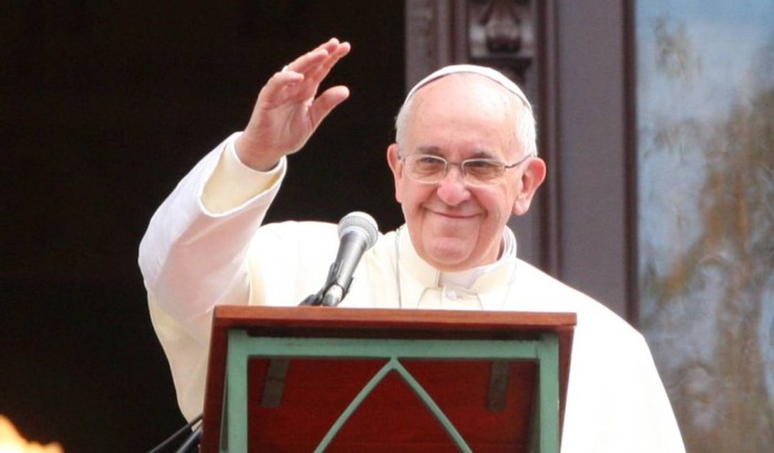 Papa Francisco autoriza sacerdotes a perdoar mulheres que fizeram aborto