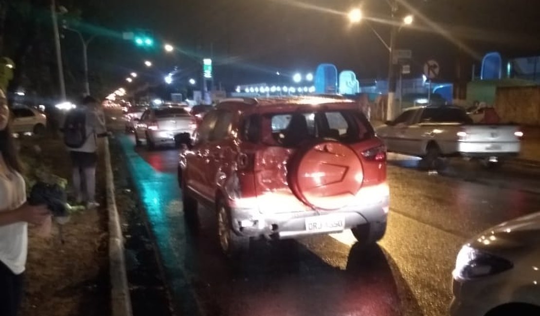 Capotamento deixa feridos em Maceió