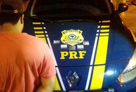 Caminhoneiro é flagrado com comprimidos de rebite e detido pela PRF, na BR 101