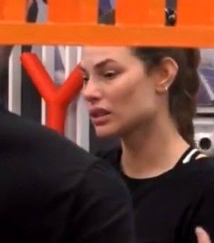 No 'Big Brother' da Itália, Dayane Mello chora após ser informada da morte do irmão