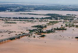 Com chuvas, nível do lago Guaíba sobe rapidamente desde a madrugada desta segunda (13)