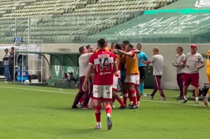 CRB vira contra o América Mineiro e vence a primeira na Série B