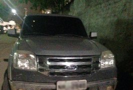 Dono do veículo usado para sequestrar comerciante e filho em Maribondo presta depoimento