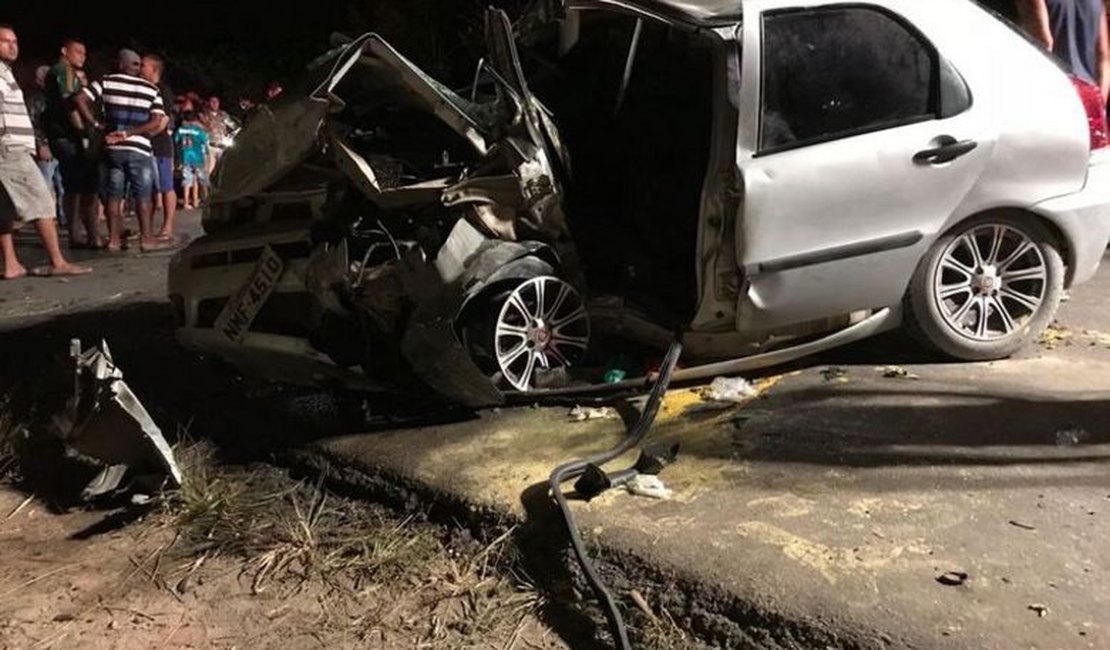 Criança ferida em acidente com dois carros em Marechal segue internada