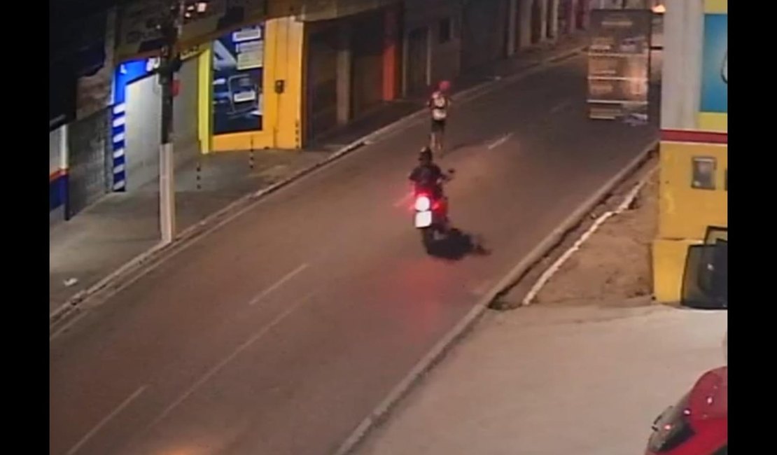 Câmera de segurança registra assassinato de homem no bairro Ouro Preto, em Arapiraca