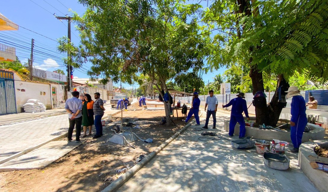 Obra de reconstrução da Praça Boa Vista, em Ipioca, tem 75% dos trabalhos concluídos