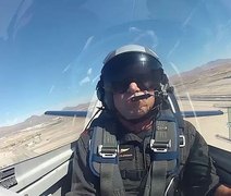 Piloto que treinou atores de 'Top Gun' morre após avião cair nos EUA