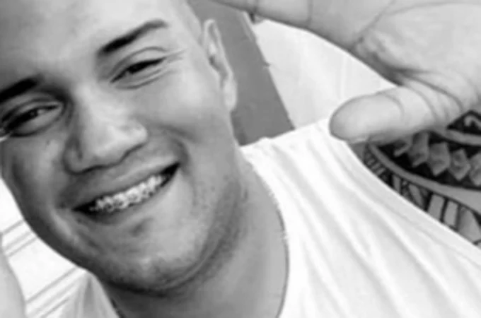Homem é morto a tiros dentro de caminhonete e passageiro acaba ferido em Maceió
