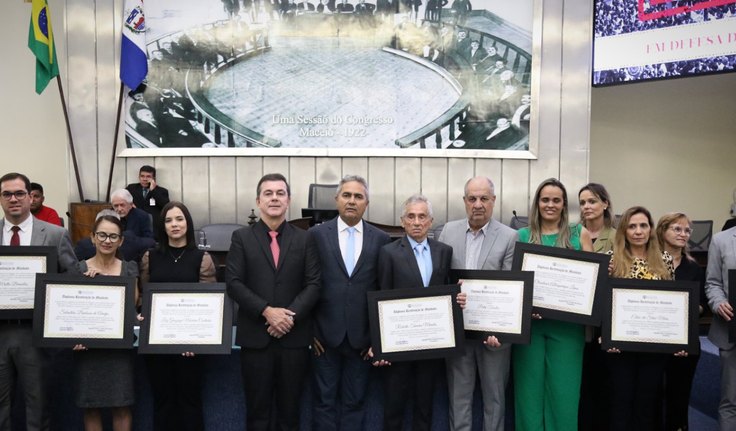 Sessão solene restitui mandatos de deputados alagoanos cassados entre 1948 e 1969