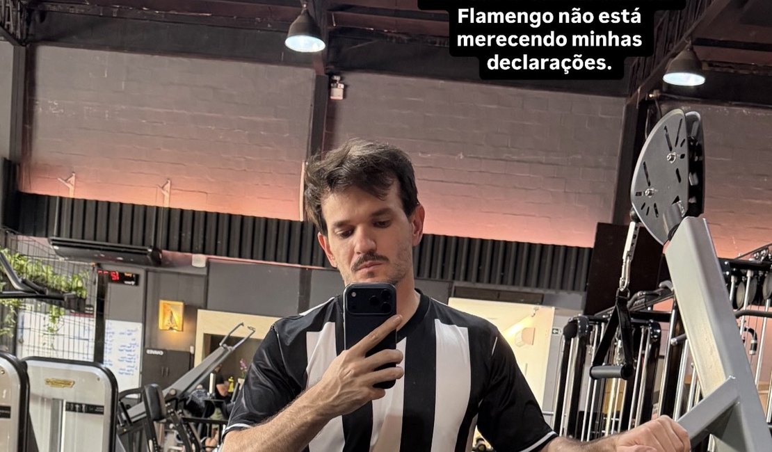 Padre Patrick treina com camisa do ASA e brinca sobre o Flamengo nas redes sociais
