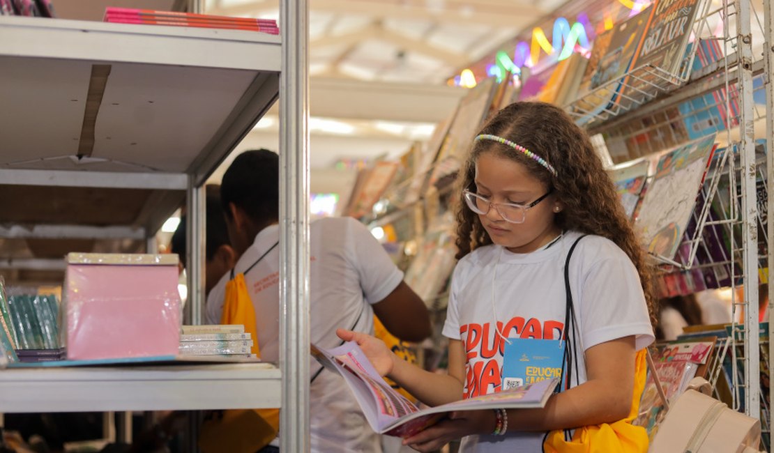 Rede de ensino de Maceió celebra Dia Internacional da Alfabetização com resultados positivos