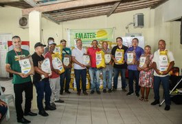 Prefeitura de Penedo anuncia distribuição gratuita de mudas para agricultores durante entrega de sementes do Planta Alagoas