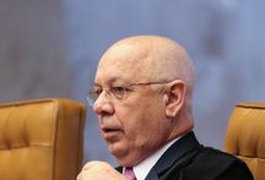 Ministro do Supremo manda PGR regularizar denúncia contra Renan Calheiros