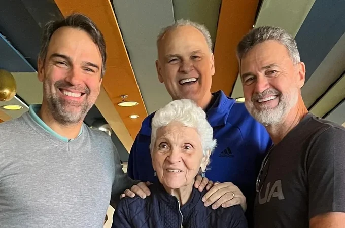 Um mês após perder o irmão Oscar, Tadeu Schmidt vive novo luto com morte da mãe