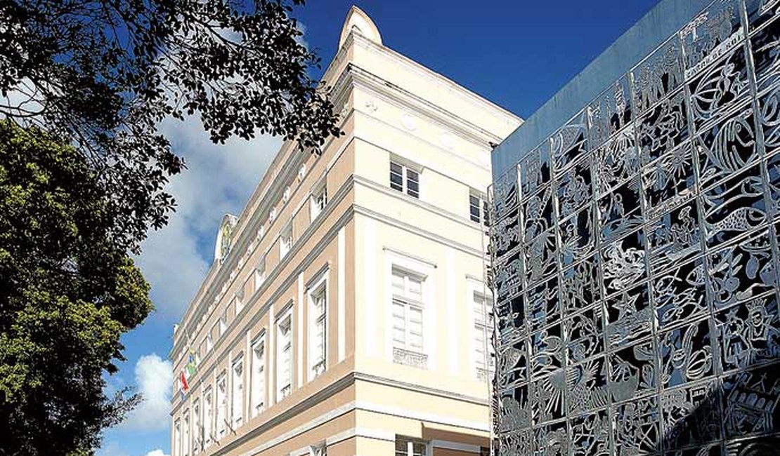 PF faz operação contra funcionários fantasmas na Assembleia Legislativa de Alagoas