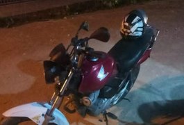 Vídeo. Homem tem moto furtada enquanto é atendido em hospital de Arapiraca