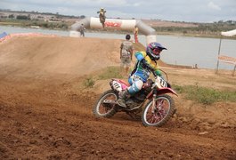 Lago da Perucaba é palco de mais uma edição prévia do Viva Motocross
