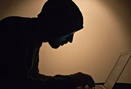 Criminosos oferecem até R$ 200 por automutilação em comunidades online; entenda