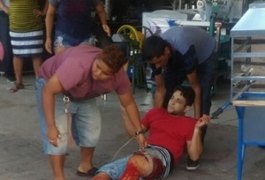 Homem corre após ser abordado por assaltante e acaba baleado