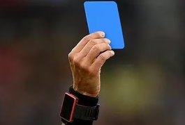 Fifa nega que cartão azul será testado no futebol profissional