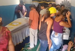 Família assassinada em Girau do Ponciano é velada na tarde desta sexta-feira (10)