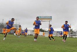 Técnico Jaelson aproveita a paralisação do Alagoano para trabalhar a equipe Sub-20