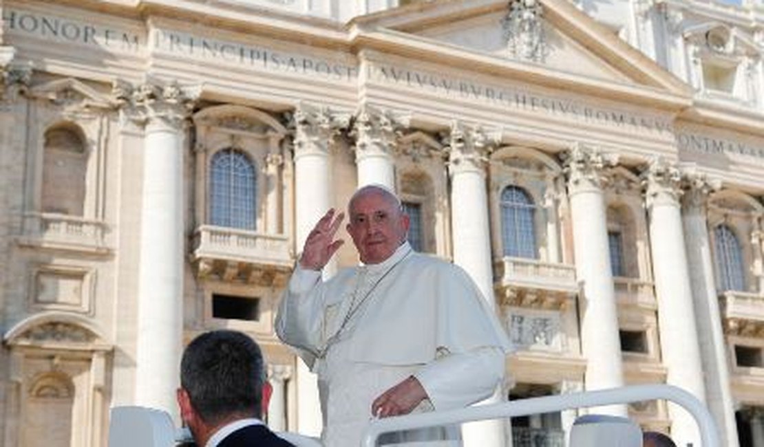 No Domingo de Páscoa, Papa Francisco pede que fieis sejam mensageiros da vida em tempos de morte