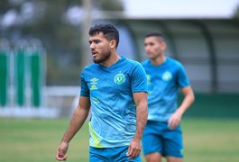 Chapecoense afasta jogador após confusão com jogadores do Internacional