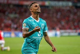 Flamengo acerta a contratação de atacante Michael, do Goiás