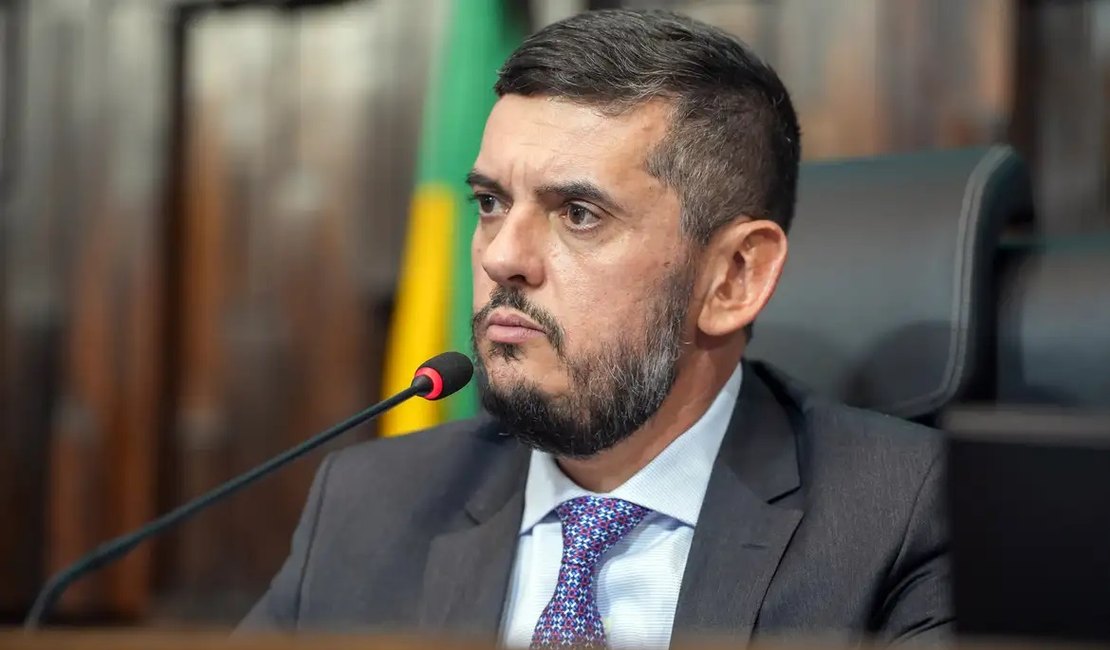 Alerj decide revogar a prisão preventiva do deputado Rodrigo Bacellar