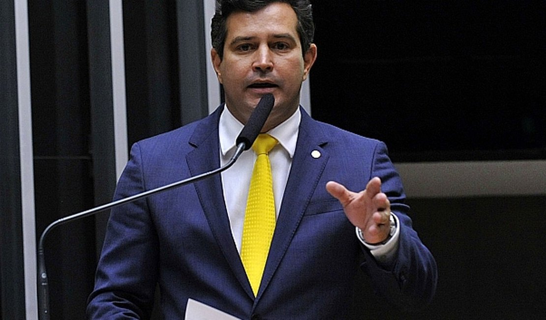 Ministro alagoano é investigado na 'farra das passagens'