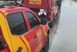 Colisão entre moto e bicicleta deixa homem ferido em avenida de Maceió